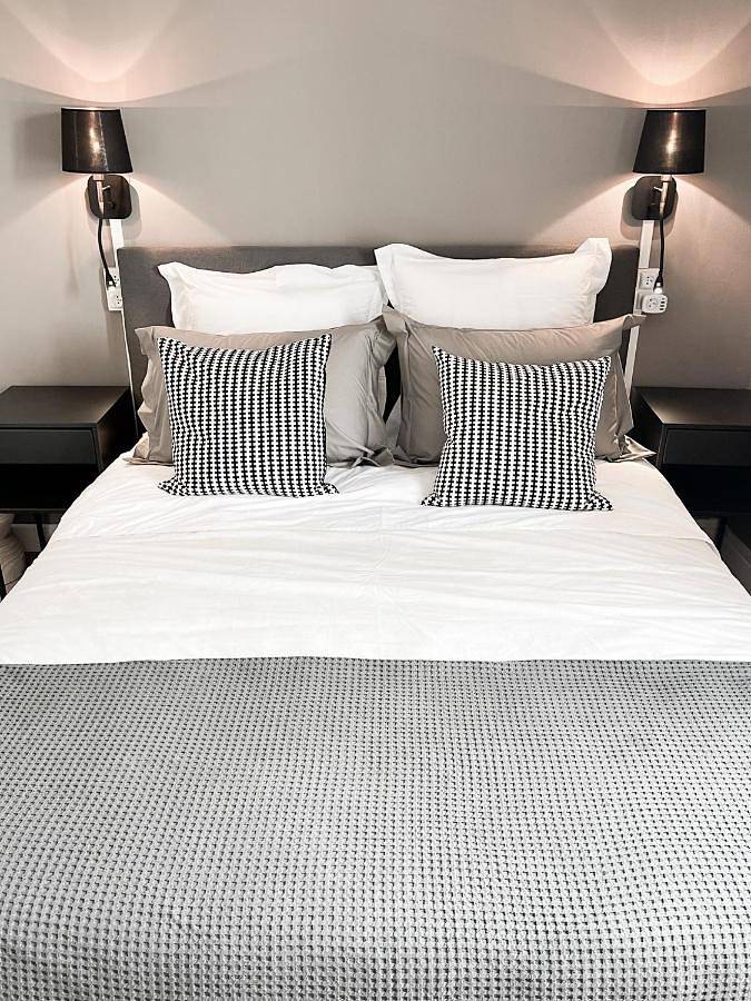 Chambre d’hôte pour 2 personnes, avec vue et jardin à Loubès-Bernac