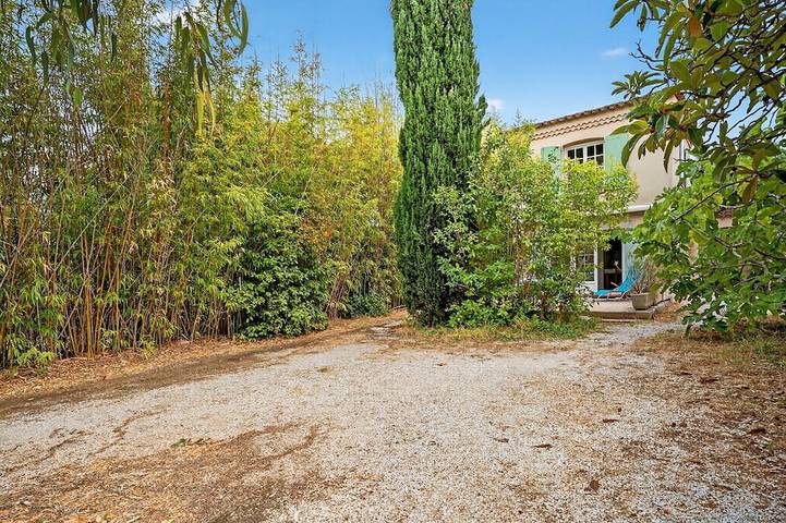 Location de vacances pour 2 personnes, avec jardin à La Garde