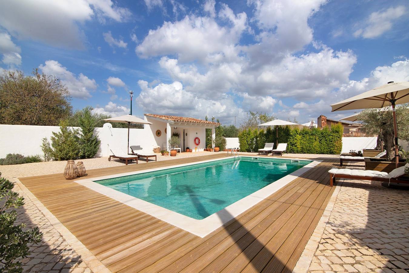 Casa de férias 'Casa De Benafim 51' com piscina partilhada, jardim partilhado e acesso Wi-Fi in Benafim, Distrito de Faro