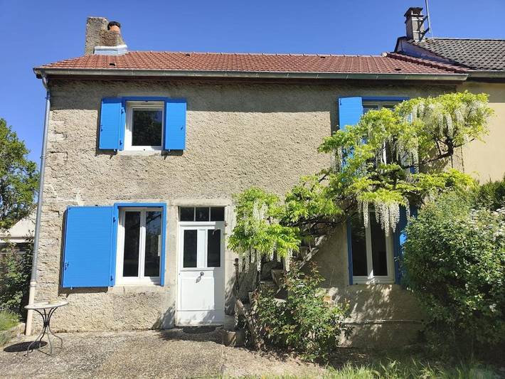Location de vacances pour 4 personnes, avec Terrasse et Jardin dans Beire-le-Châtel
