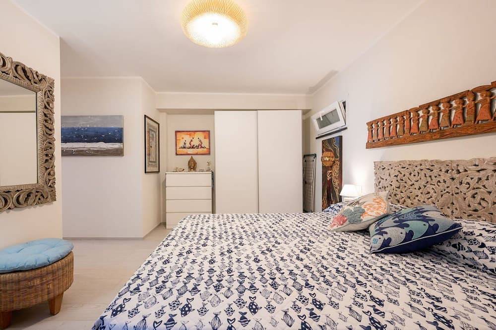 Entire apartment, Nice apartment for 6 guests with Wifi, A/C and Tv in Riviera di Ponente