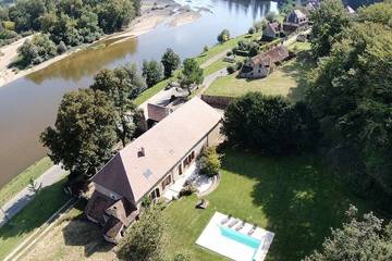 Gîte pour 12 personnes, avec jardin dans Apremont-sur-Allier
