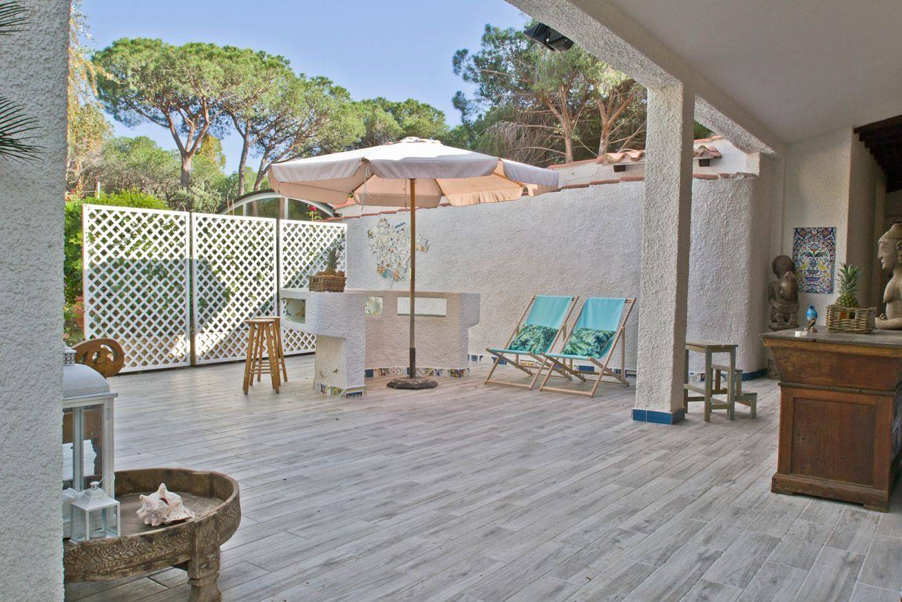 Jungle House Exotic Private Swimming Pool in Santa Margherita di Pula, Región de Pula