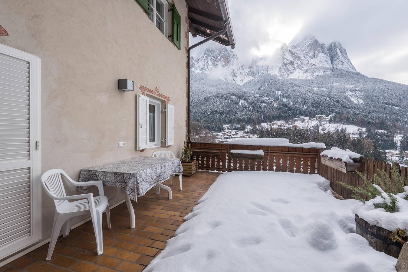 Ganze Wohnung, Gemütliche Ferienwohnung "Santner Villa Erna" mit Blick auf die Berge in Seis am Schlern, Kastelruth