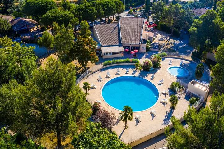Mobil home pour 6 personnes, avec terrasse, animaux acceptés à La Roque-d'Anthéron - 2
