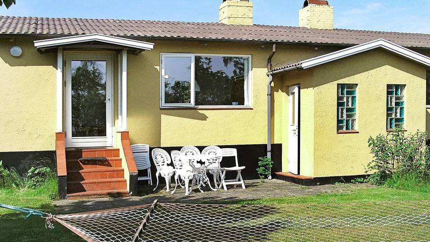 Ferieudlejning for 5 personer, med terrasse i Allinge-Sandvig