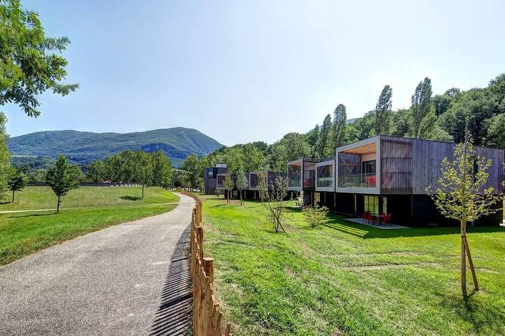 Gîte pour 6 personnes, avec Terrasse à Motz (homonymie)