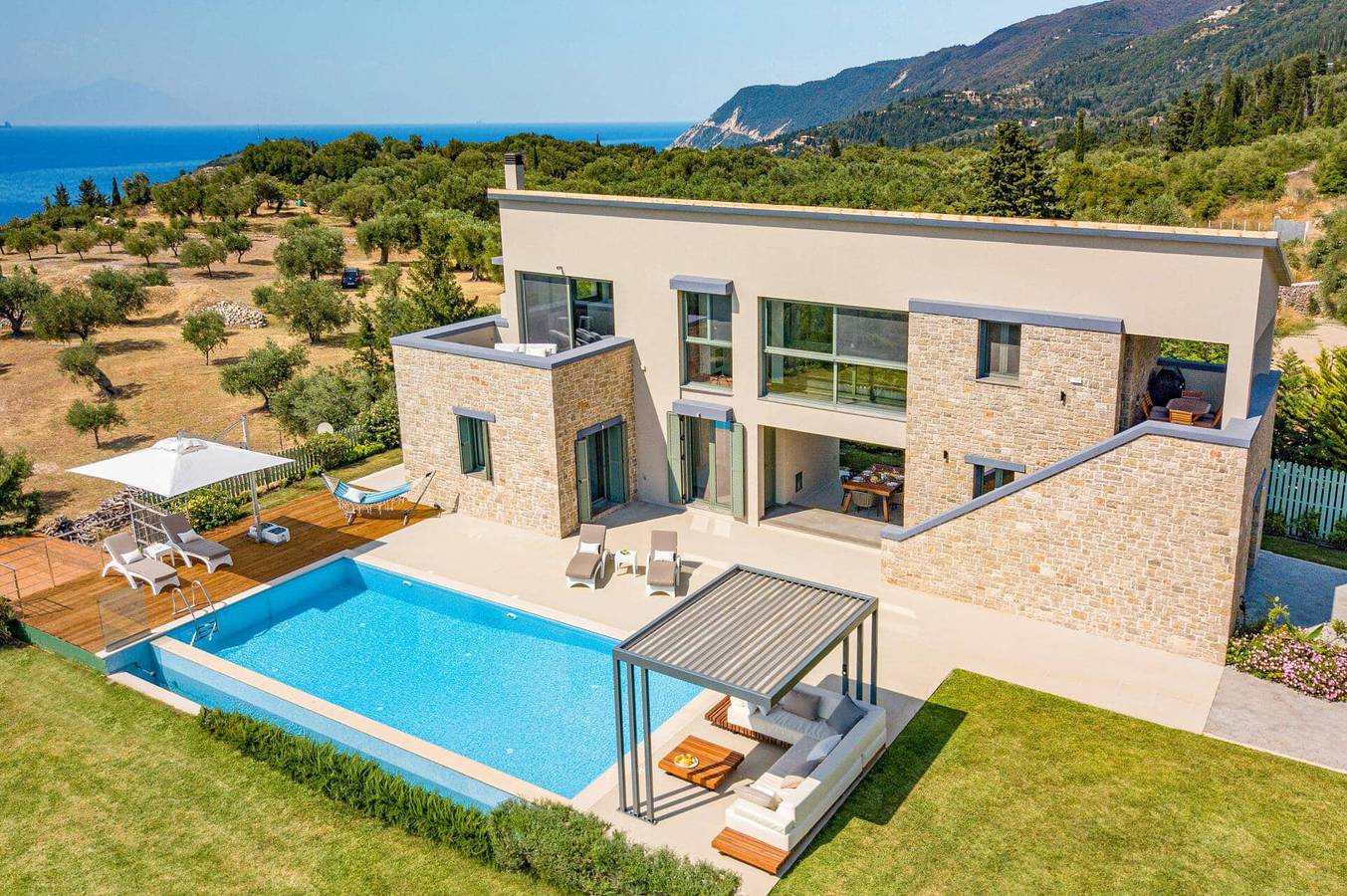 Villa Orizontas by Villa Plus in Kalamitsi, Grecia