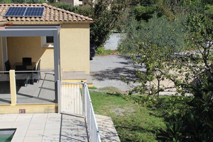 Villa pour 7 personnes, avec piscine ainsi que terrasse et jardin dans le Gard - 4