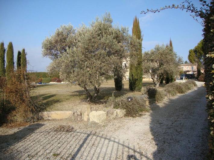 Location de vacances pour 2 personnes, avec jardin et piscine à La Tour-d'Aigues - 2
