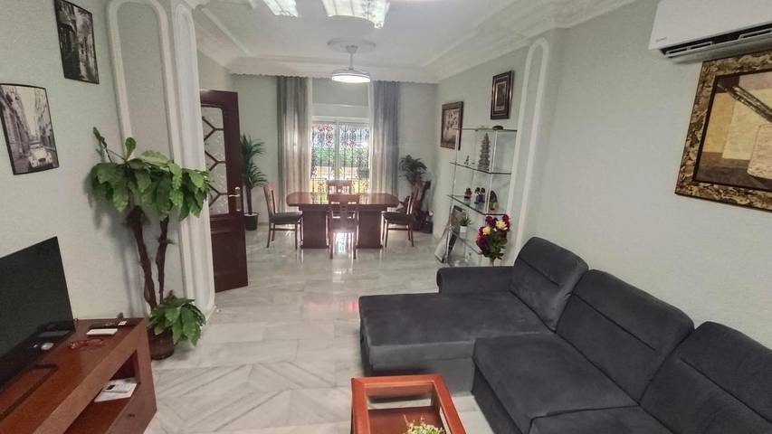 Appartamento intero, Casa Alicia — Ampio appartamento con parcheggio gratuito a Siviglia in Este-Alcosa-Torreblanca, Siviglia