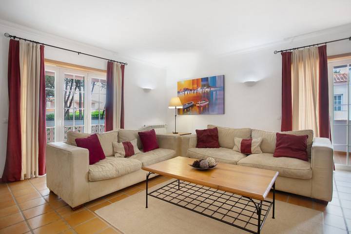 Apartamento entero, Encantadora casa de vacaciones Buenas vibras in Amoreira, Leiria District