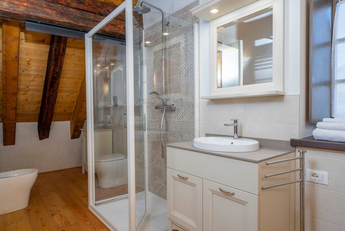 Appartement entier, Guesthost - Antica Ferrovia Tarvisio Lussari F in Tarvisio, Karnischer Hauptkamm