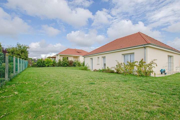 Location de vacances pour 6 personnes, avec Terrasse et Jardin à Bréviandes