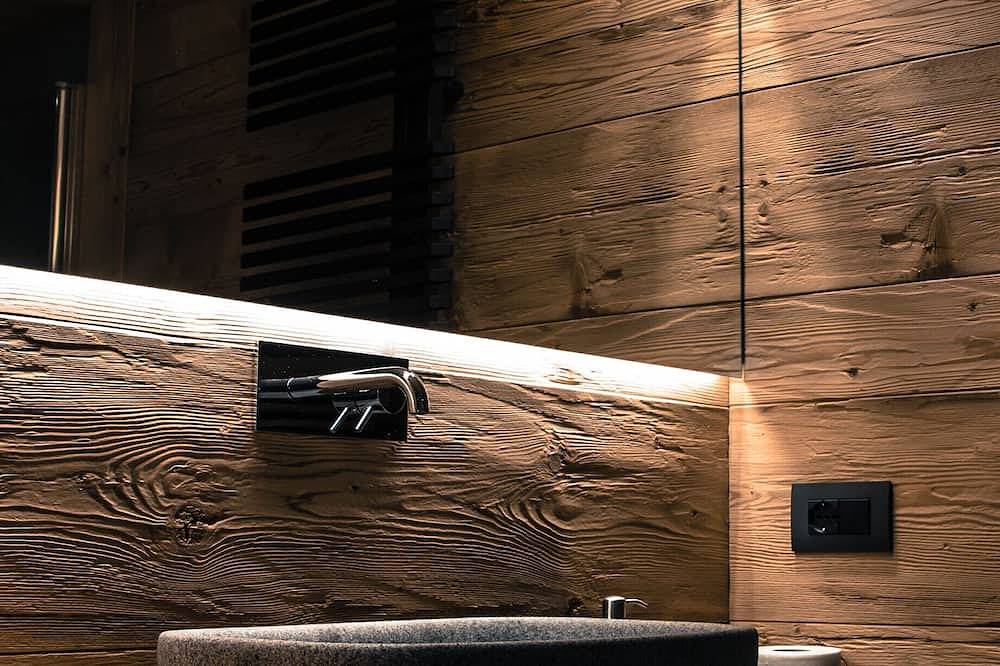 Entire apartment, A corner of peace between greenery and mountains in Comune di Pré-Saint-Didier, Ruitor Massif