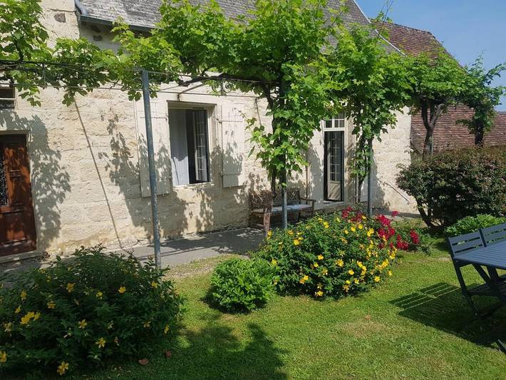 Cottage pour 2 personnes, avec vue et jardin à Nailhac
