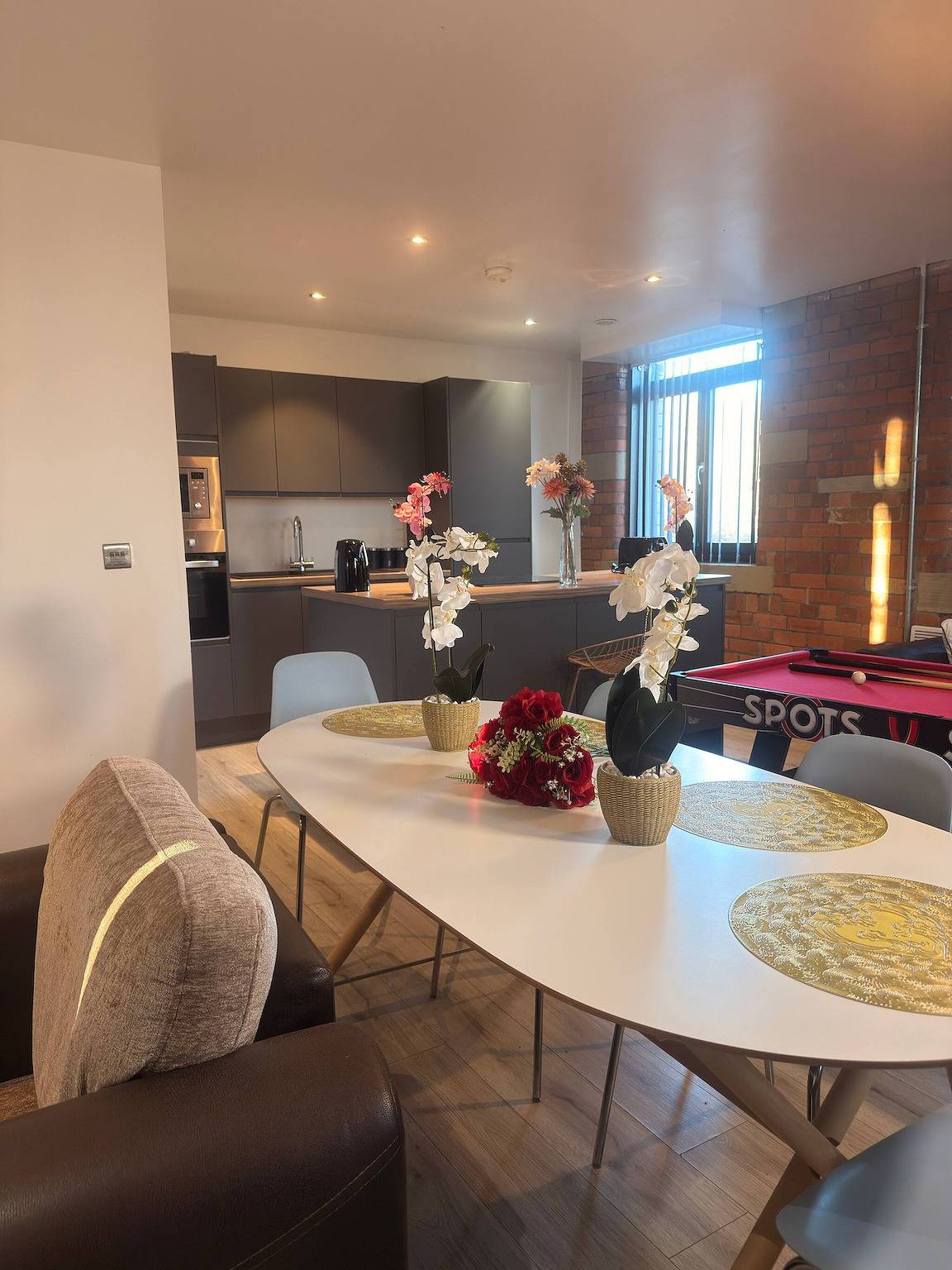 Apartamento entero, Estancias de invierno, Piscina, Wi-Fi, Estacionamiento, 3 camas dobles in Bradford, Yorkshire del Oeste