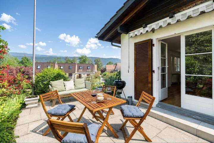 Ferienwohnung für 4 Personen, mit Terrasse und Garten sowie Seeblick und Ausblick in Bielersee