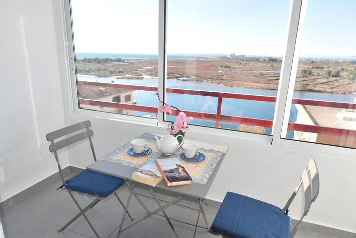 Chalet für 4 Personen, mit Terrasse und Garten sowie Pool und Ausblick in Roses