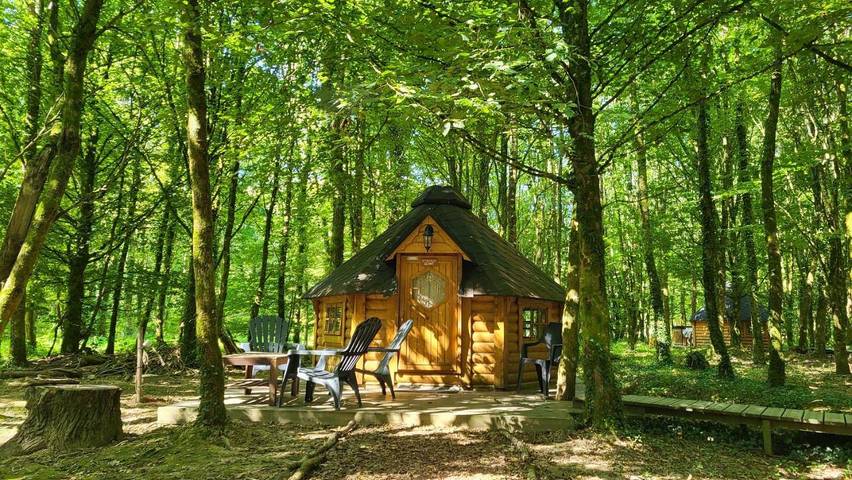Maison pour 4 personnes, avec jardin et vue ainsi que terrasse et sauna à Paimpont