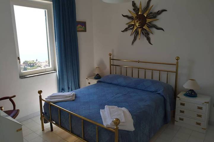 Appartamento intero, Belview Positano,  2 bedrooms, balcony, impressive panorama, free wi-fi, parking in Positano, Sorrento Coast