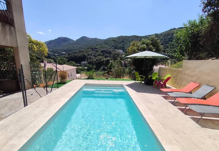 Appartement de vacances pour 4 personnes, avec Terrasse ainsi que Jardin et Piscine