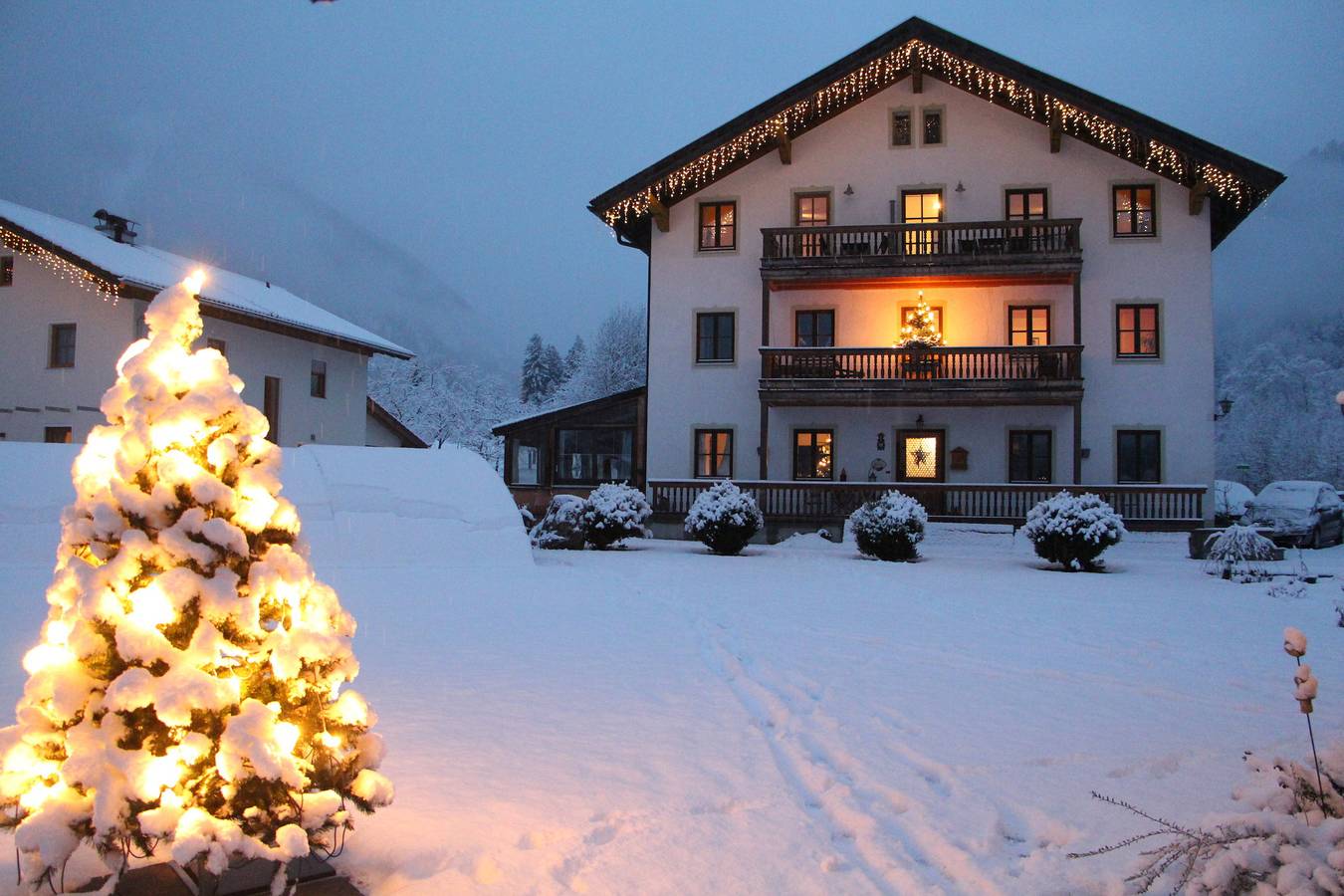 Ganze Ferienwohnung, Gästehaus Hinterseer inkl. Chiemgaukarte - Ferienwohnung 1, 77qm, Balkon, Küche, 2 Schlafzimmer, 1 Wohnschlafzimmer, 5 Pers in Ruhpolding, Bayerische Alpen