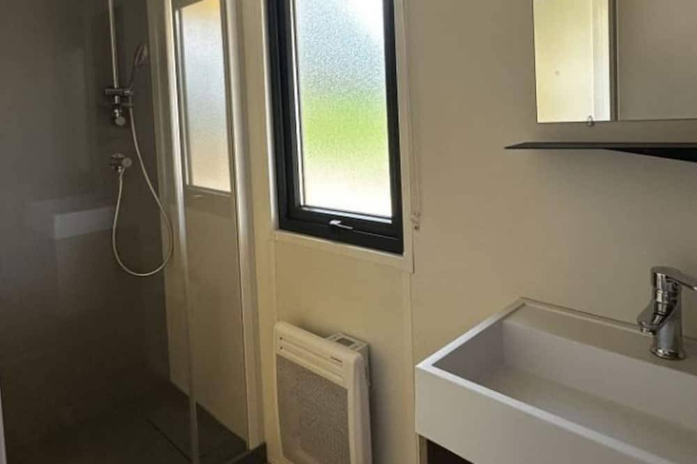 Mobile home 34m² with terrace for 6 people, Charlieu in Charlieu, Roanne region