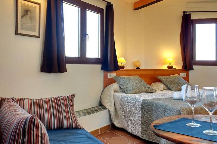 Loft rústico a 10 km. de Granada, con piscina, barbacoa y rodeado de vegetación in Gabia Chica, Alhendín