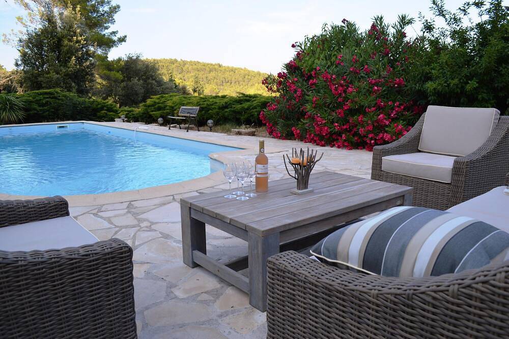 Charming Villa (10 Pers) Mit Schwimmbad - Aussergewöhnlicher Blick in Besse-sur-Issole, Brignoles Region