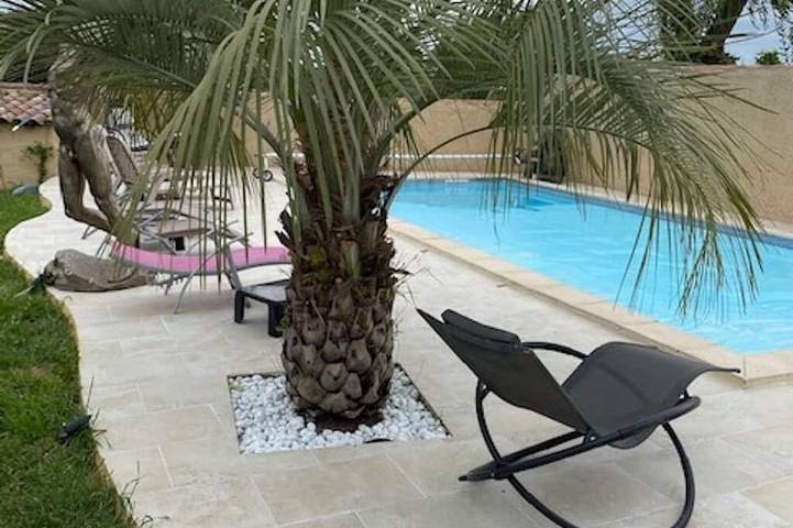Location de vacances pour 10 personnes, avec Jacuzzi et Terrasse ainsi que Jardin et Sauna à Foissac