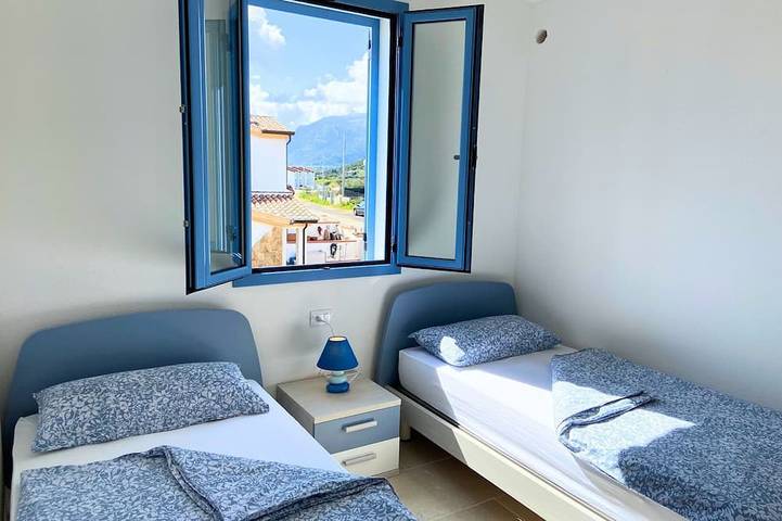 Appartement entier, Holiday flat with balcony and sea view in La Caletta, Siniscola