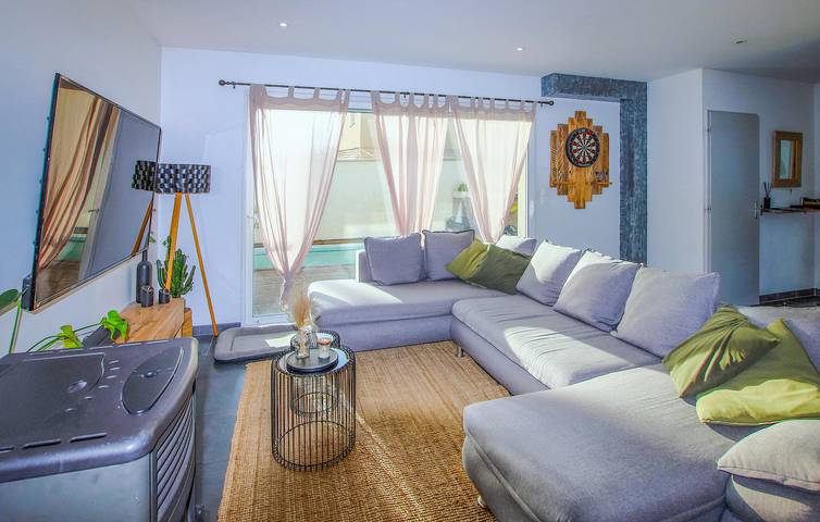 Modernes Apartment mit Pool und Parkplatz, 800m zum Stadtzentrum in Morières-lès-Avignon, Vaucluse