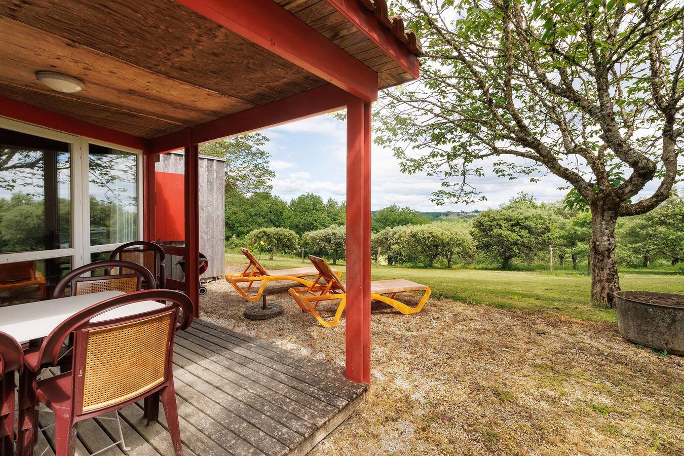 Gite Charly: Private Terrace, Shared Garden, Pool & Wi-Fi in Salignac Eyvigues in Salignac-Eyvigues, Périgord Noir