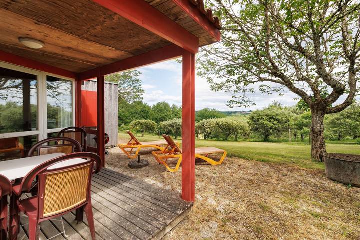 Gite Charly : terrasse privée, jardin commun, piscine et Wi-Fi à Salignac Eyvigues in Salignac-Eyvigues, Périgord Noir