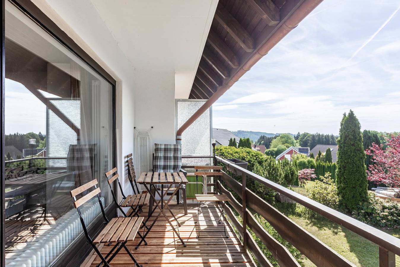 Ganze Wohnung, Hundefreundliches Apartment mit geteiltem Pool, Gemeinschaftsgarten und Balkon in Häusern, Südschwarzwald