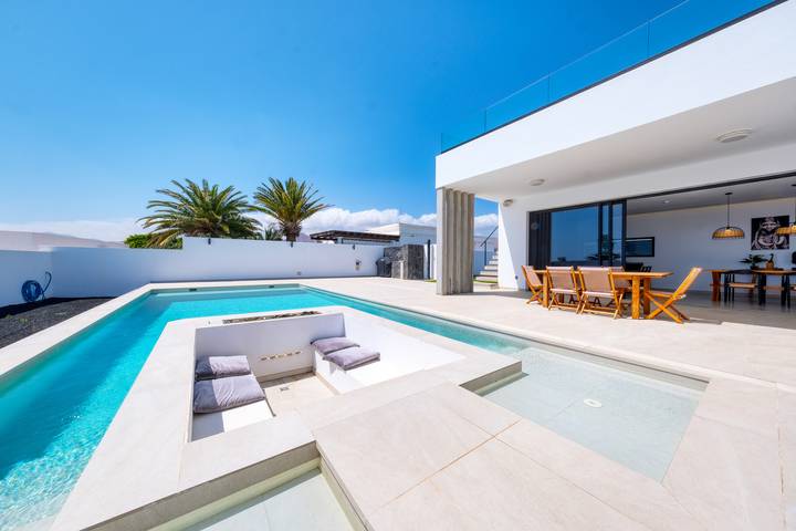 White House in Puerto Calero, Yaiza