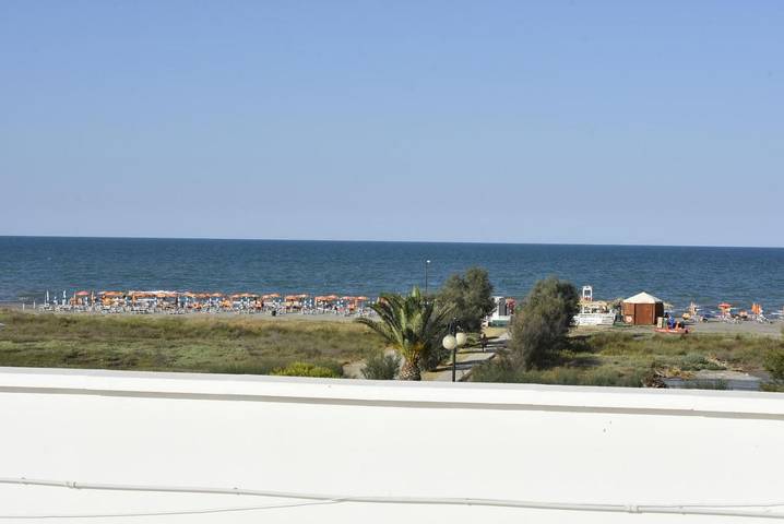 Station pour 2 personnes, avec jardin ainsi que vue et balcon à Zapponeta - 3