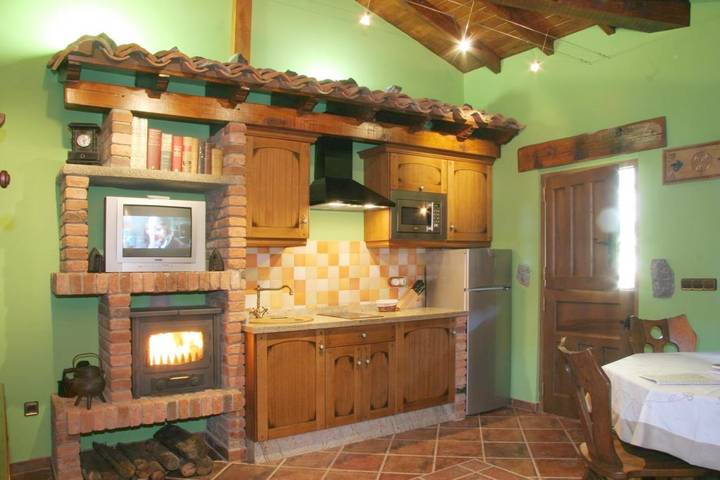 Casa rural para 12 personas, con jardín en Parque Natural de Las Ubiñas-La Mesa - 2