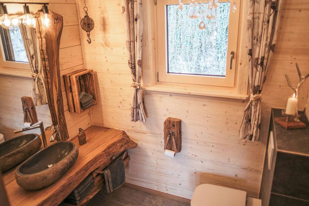 Romantikchalet Vogelnest mit Sauna, Whirlpool direkt am Naturschutzgebiet in Vorra, Frankenalb