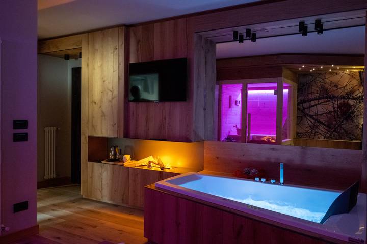 Ganze Ferienwohnung, Teverone Suites - Zimmer Scoiattolo in Chies d'Alpago, Südliche Karnische Alpen