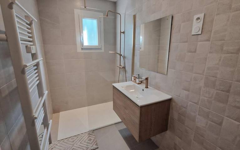 Location de vacances pour 6 personnes, avec jardin et terrasse à Saint-Gervasy - 4