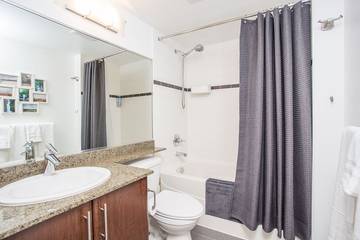 Gîte pour 2 personnes, avec piscine et jardin ainsi que jacuzzi et sauna à Vancouver