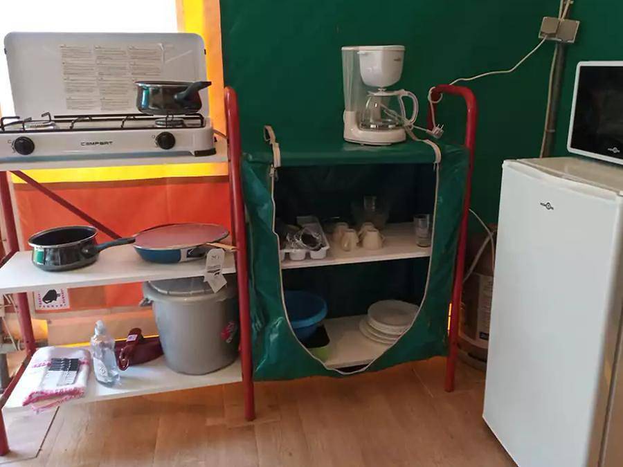 Camping Les Rives du Céou - Safaritent 4 personen - Bengaalse tent, 4 slaapplaatsen, geen sanitair in Saint-Chamarand, Centraal Massief
