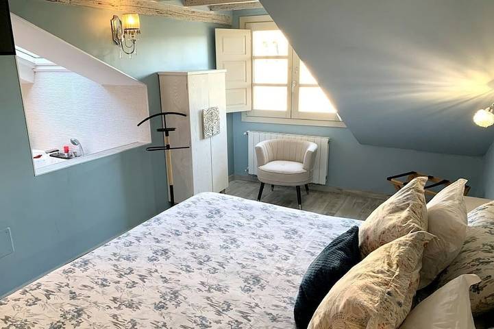 Entire apartment, Extra Large Suite with jacuzzi in Santillana del Mar, Cantabrian Coast