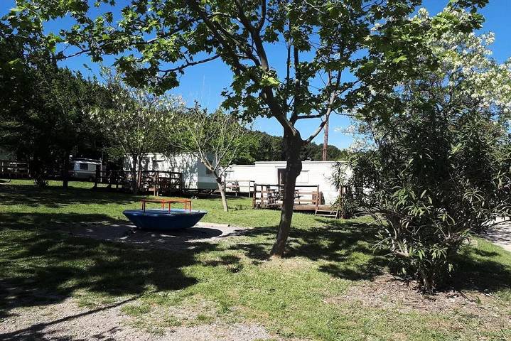 Mobil home pour 4 personnes, avec piscine et terrasse, animaux acceptés à Villeveyrac - 2