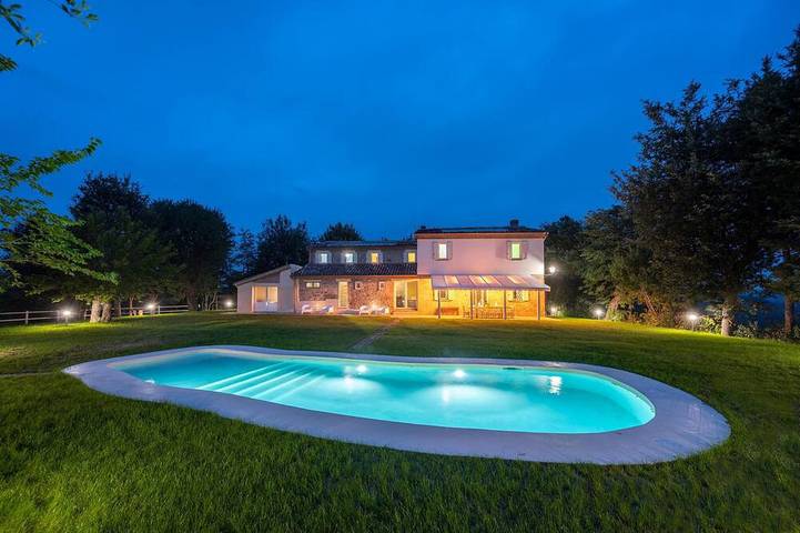 Villa für 16 Personen, mit Garten und Whirlpool sowie Pool, mit Haustier - 1