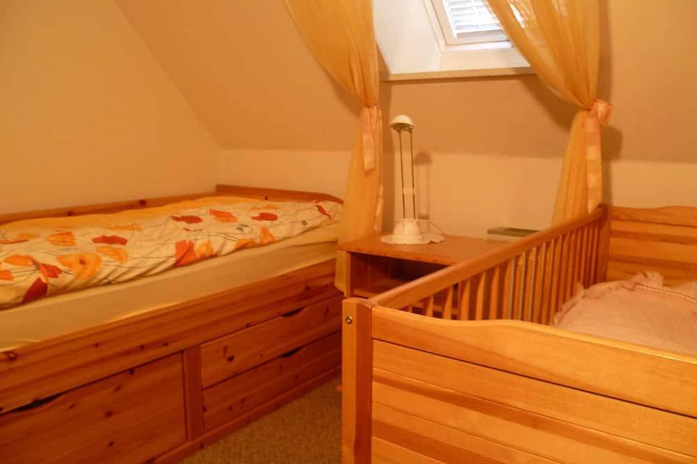 Ganze Wohnung, Familienfreundliche Ferienwohnung mit großem Garten in Köhn, Südliche Ostseeküste