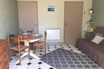 Gîte pour 2 personnes, avec jacuzzi et sauna à Bois (homonymie)