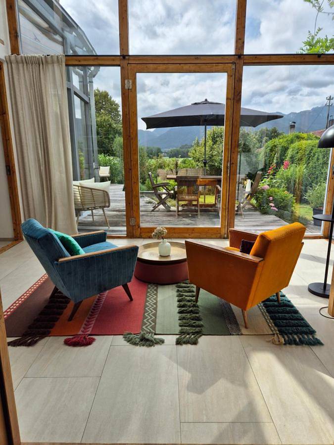 Villa für 8 Personen, mit Terrasse und Garten sowie Sauna und Seeblick